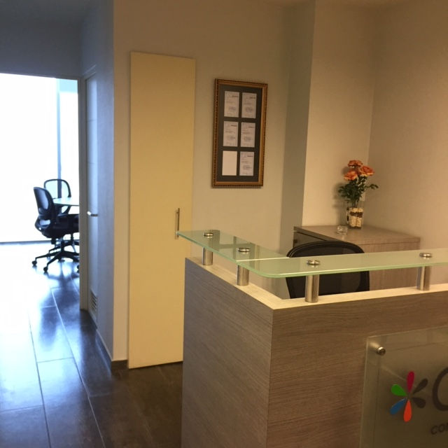 VENDE OFICINA, GLOBAL CENTER, METRO,IRARRAZAVAL. ÑUÑOA