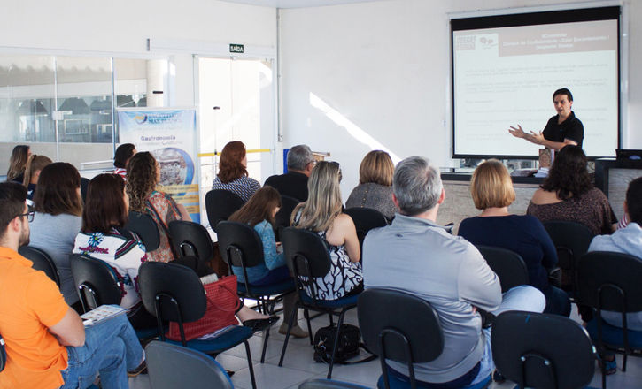 Contratar Palestrante, Jantares literários para bares e restaurantes, Eventos gastronômicos para bares e restaurantes, Contratar Escritor profissional, Contratar Escritor fantasma, Consultoria gastronômica