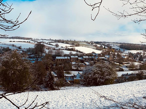 Spring snow on Naunton Downs