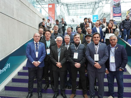 Diretoria da FCDL Minas marca presença no maior evento mundial do varejo
