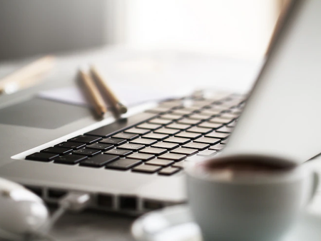 MP disciplina trabalho híbrido e auxílio-alimentação para quem tem carteira assinada