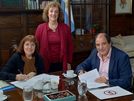 Convenio con la Universidad Kennedy para capacitación docente de idioma armenio