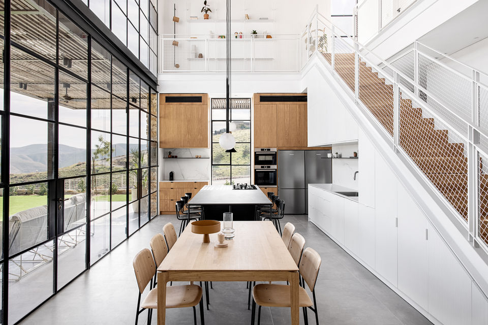 Alon House