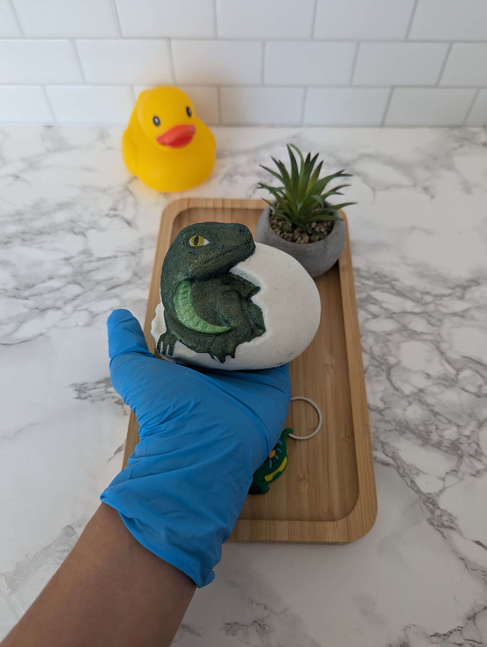 Miniature : Bombe de bain géante œuf de vélociraptor (dinosaure) avec surprise 