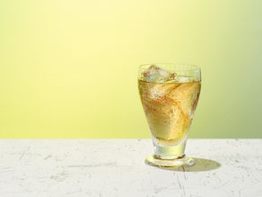 グラスに入ったお茶