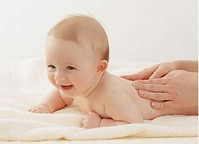 massage bébé 2.jpeg