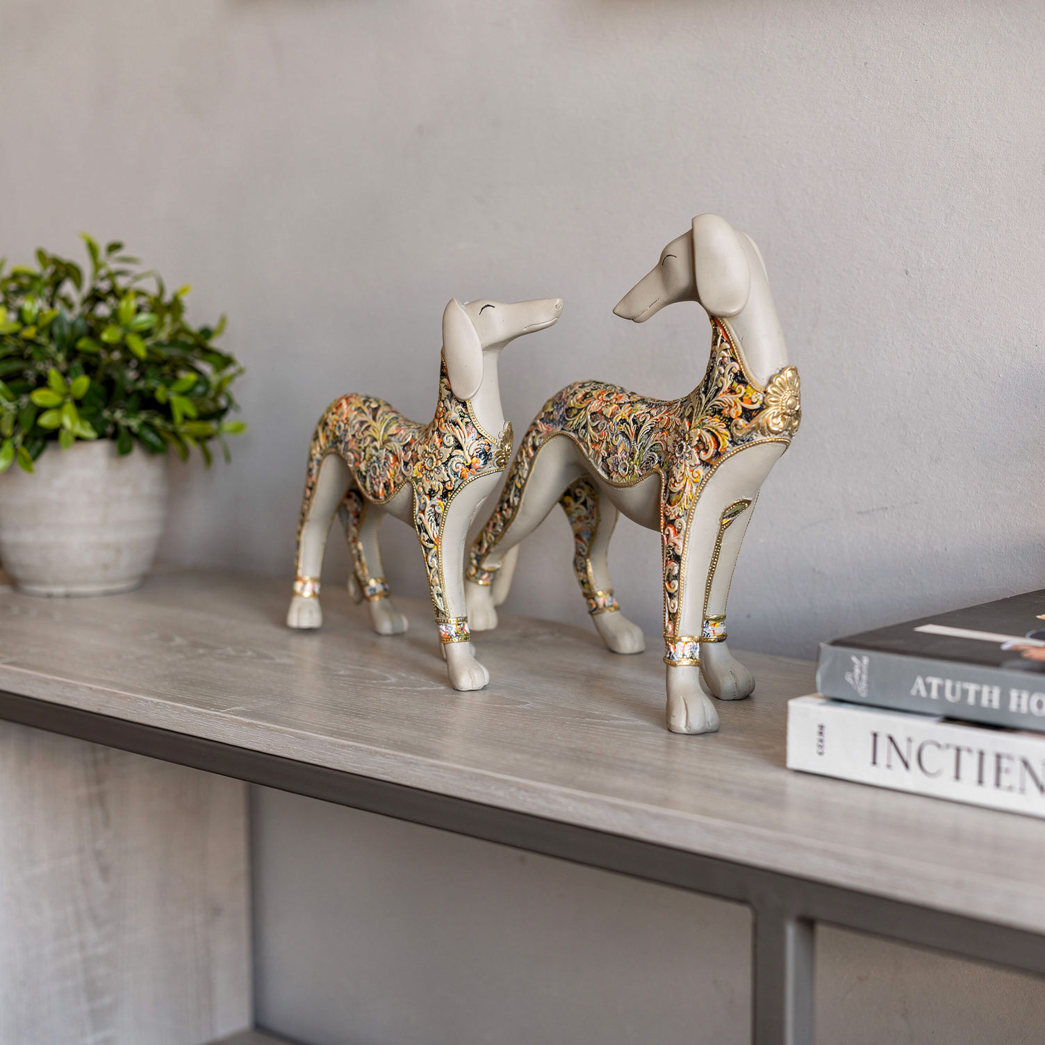 Decorative Accent Piece for Living Rooms – DK32 LM425