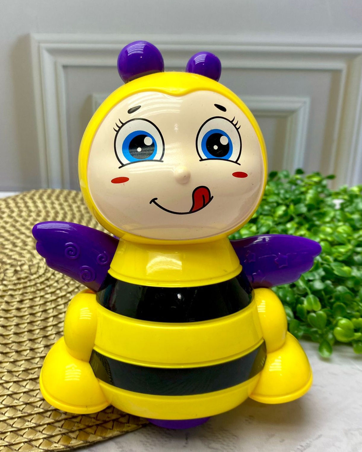 Abeja con luz y sonido
