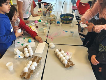 Lakeside Apartments Hosts Annual Spring Easter Egg Hunt