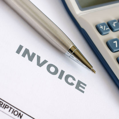 How to Track Outstanding Invoices and Boost Cash Flow Effortlessly
