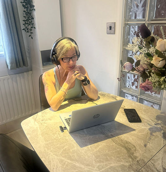 Liz Shaw health and wellness coach conducting an online coaching session