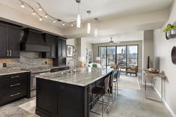 170907_Howe_001-Edit