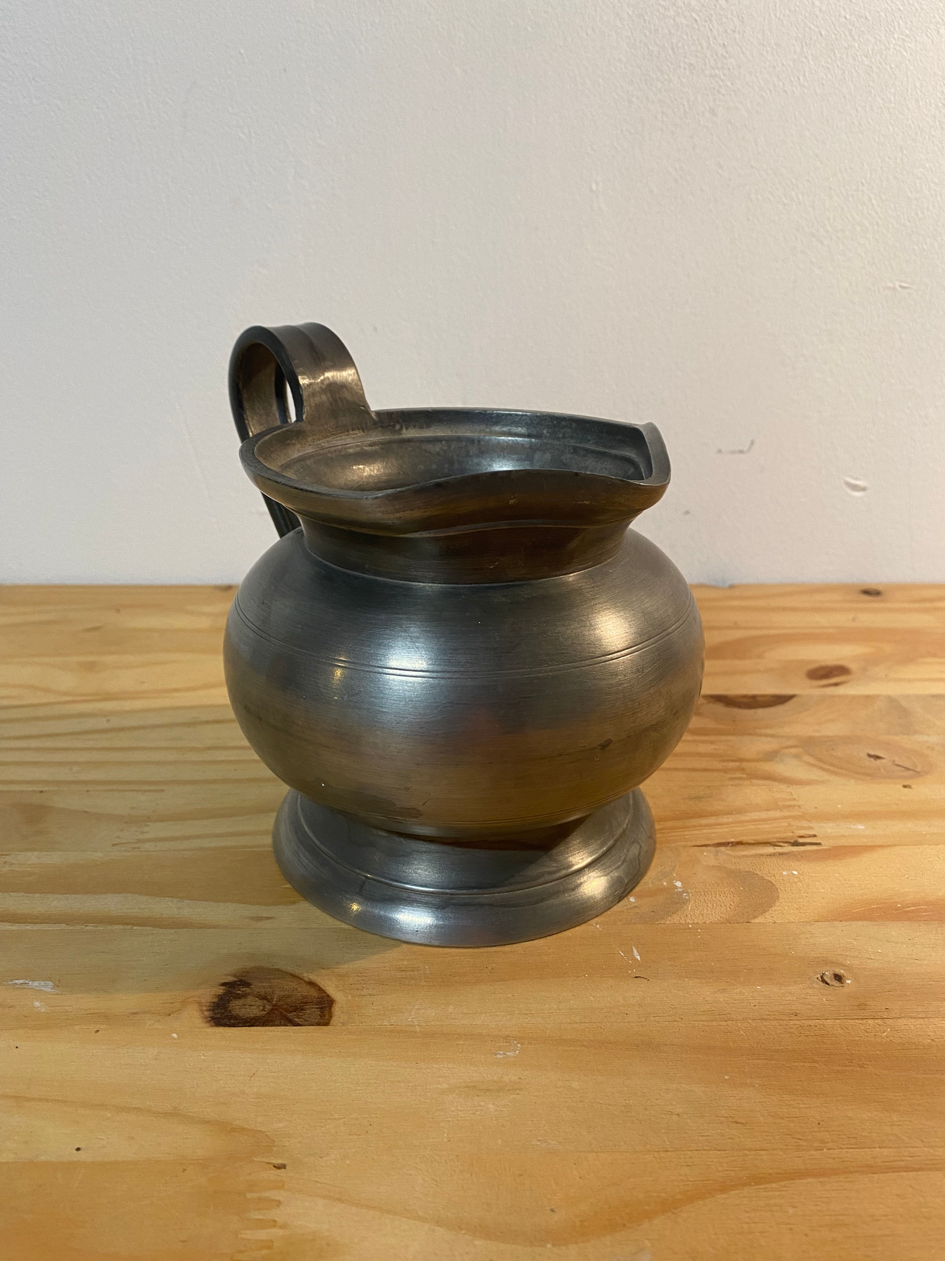 Pichet ancien en étain décoration campagne chic brocante en ligne