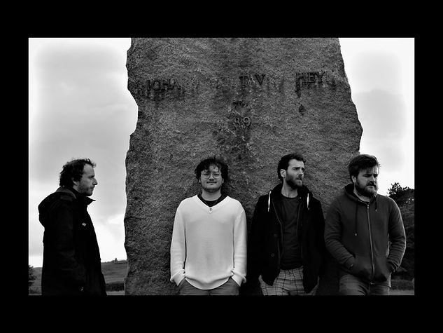 von loop 16x19 (2).jpg