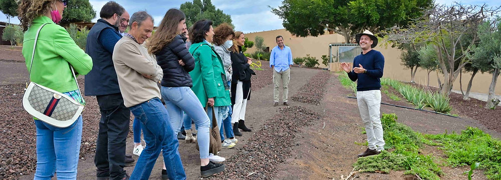 VIsitas guiadas grupales donde Pepe te explica todo lo relativo al cultivo de chiles picantes