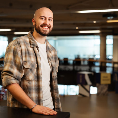 Introducing Tomas Eoin: The Community-Focused Floor Manager at The Hague Tech