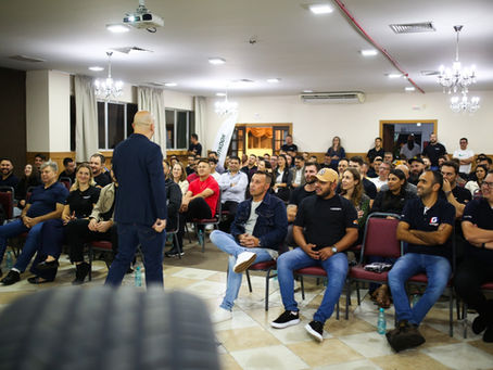 Como criar um momento inesquecível de reconhecimento na sua Convenção de Vendas