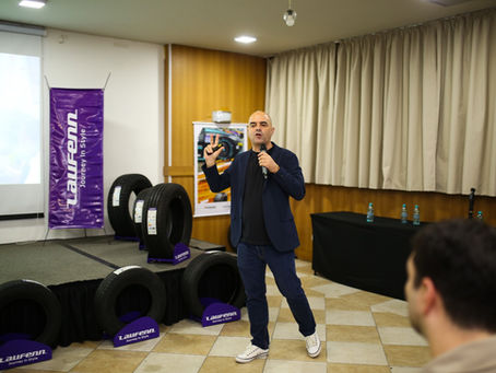 Como usar inteligência artificial para planejar sua convenção de vendas (e ainda economizar tempo e neurônio)