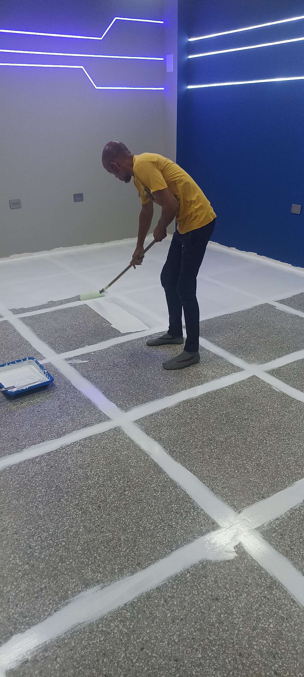 Miniatura: Aplicación de Pintura epoxica para pisos 