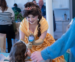 Belle and Mirror.png