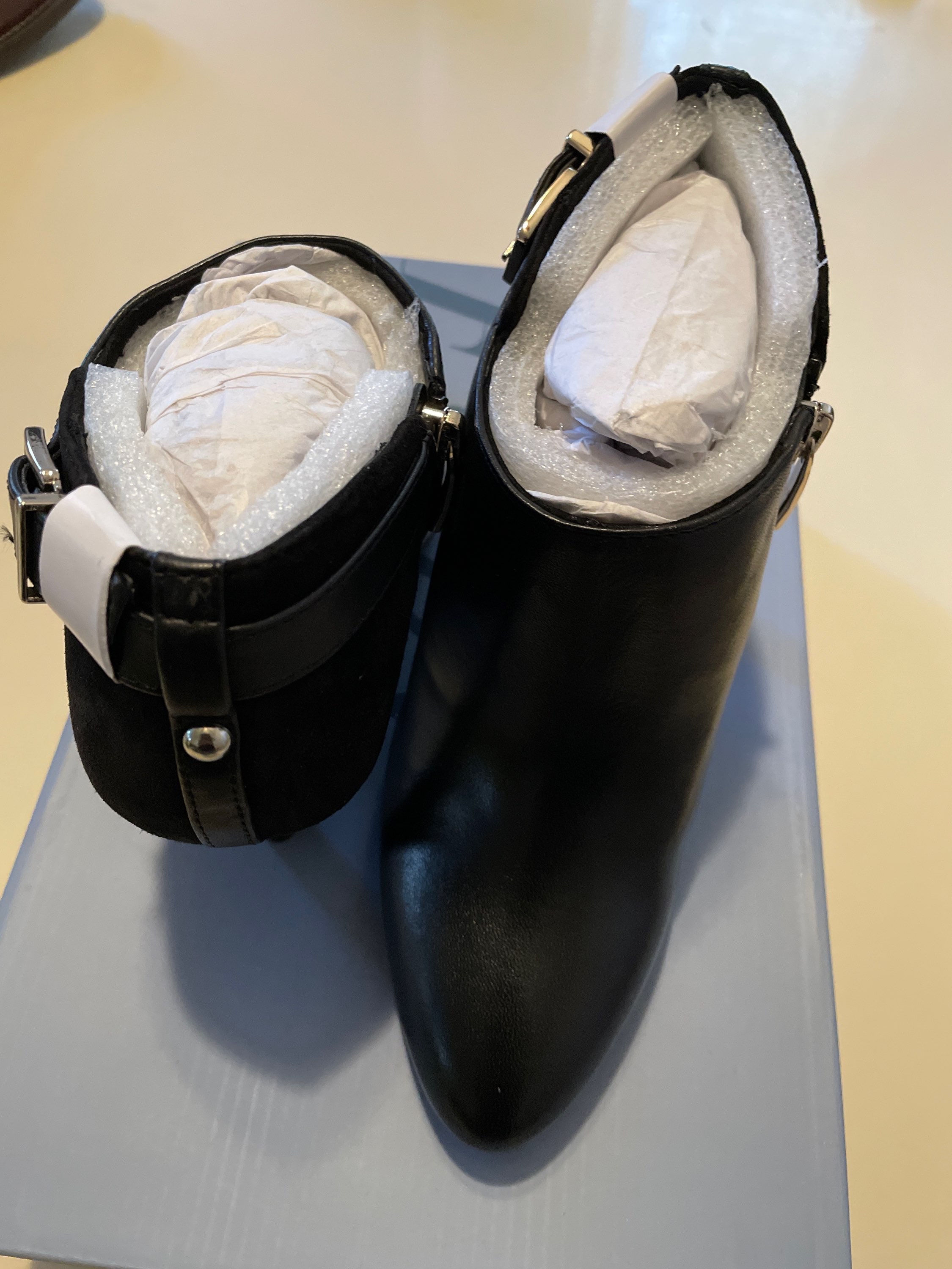 EL -JASMINE  BLACK  ESSEX LANE