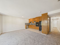 Bright rental living space photo for leasing — MercadoVisualz