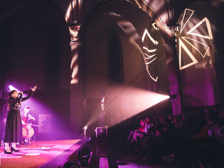 Julie Zenatti trace son chemin dans les églises 