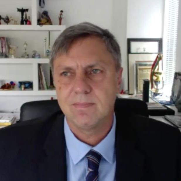 Dr. Paulo Schmitt, consultor jurídico da FDE-PR