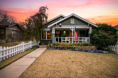 Cover photo for real estate listing