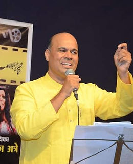 Rajesh Datar performing live on stage