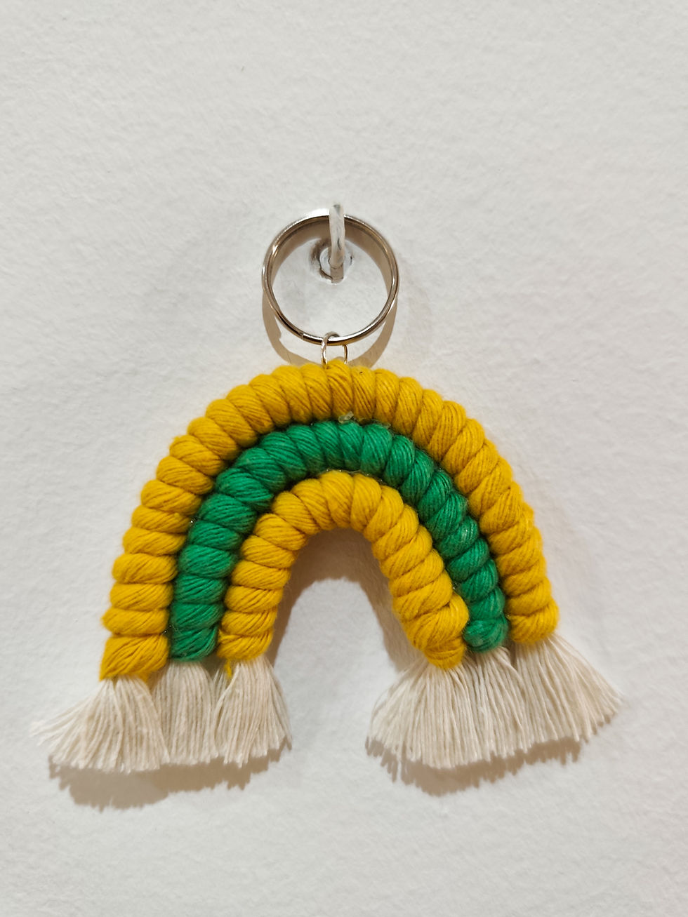 Miniatura: Llavero Arcoíris de Macramé