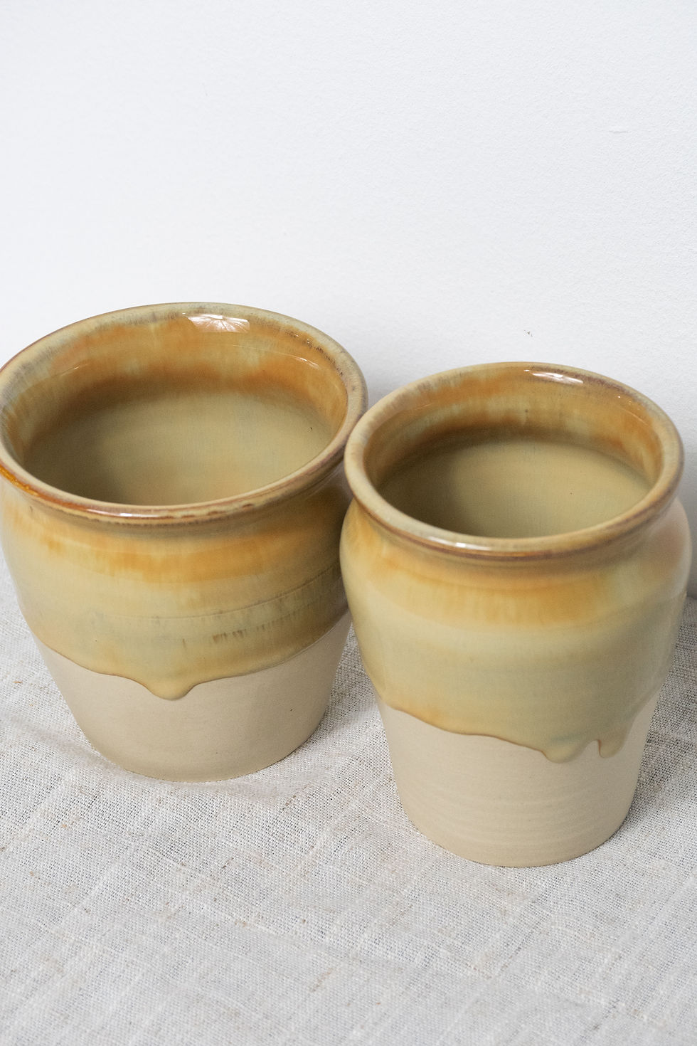 Duo de jarrones caramel de cerámica artesanal libre de tóxicos