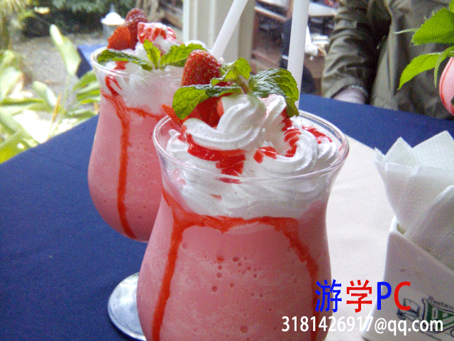 will-cafe-strawberry-shake.gif