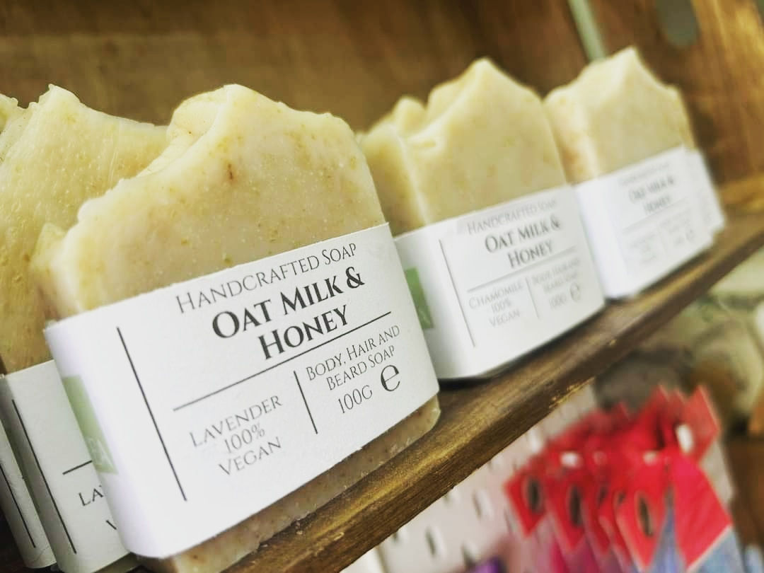 Castorshea Hair, Beard & Body Oat Milk and Agave Nectar Honey Soap Bar