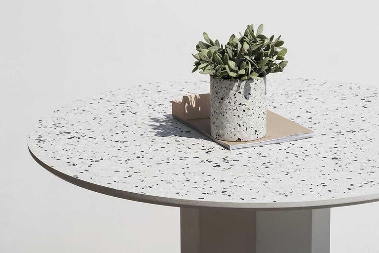 ภาพขนาดย่อ: โต๊ะรับประทานอาหารหิน ท็อปTerrazzo ฐานโครงเหล็ก