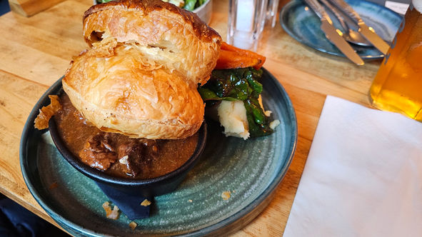 The Auld Smiddy Inn Food / drink