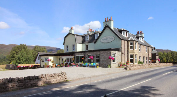Rowan Tree Country Hotel Exterior