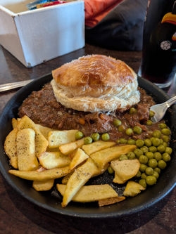 Macdui's Speyside Inn Catering Ltd Food / drink