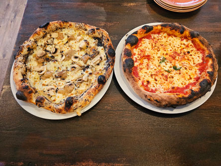 The Pizzeria Food / drink