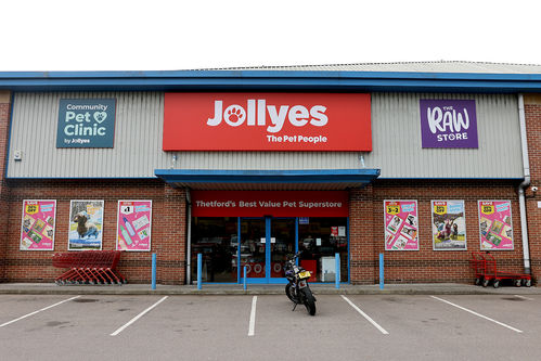 Jollyes Exterior