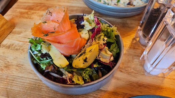 The Auld Smiddy Inn Food / drink