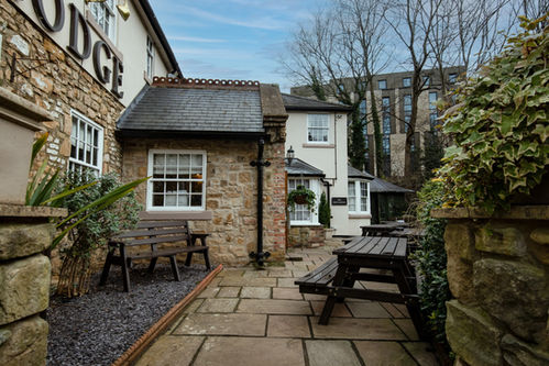 The Kingslodge Inn Exterior