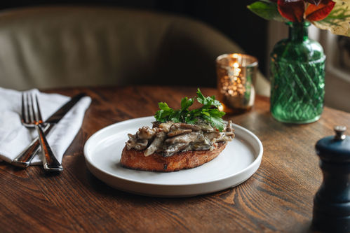 The Bathurst Arms Food / drink