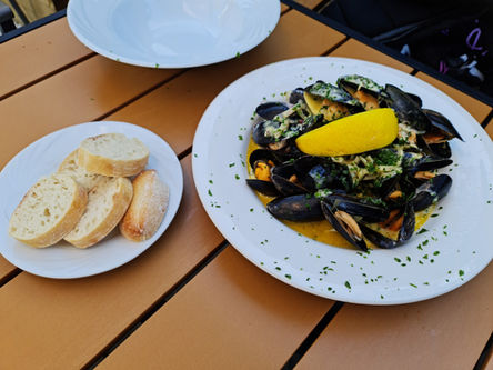 Black Swan Inn Food / drink