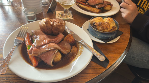 The Black Horse Inn Food / drink