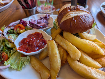 Crown & Anchor Food / drink