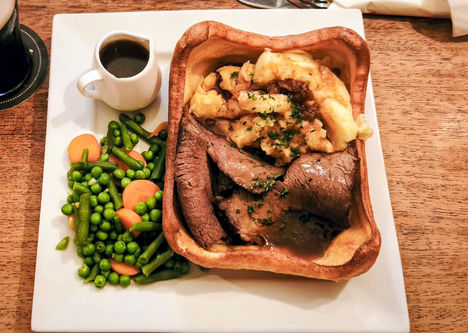 The Castle Inn Food / drink
