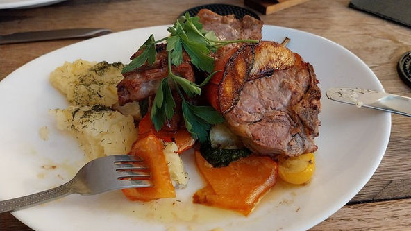 The Theberton Lion Food / drink