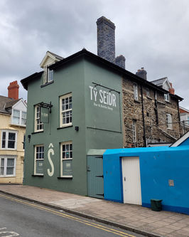Tŷ Seidr Bar & Bottle Shop Exterior