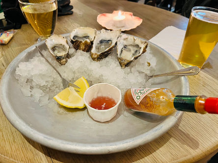 The Sea Farmer's Dive Taproom Food / drink